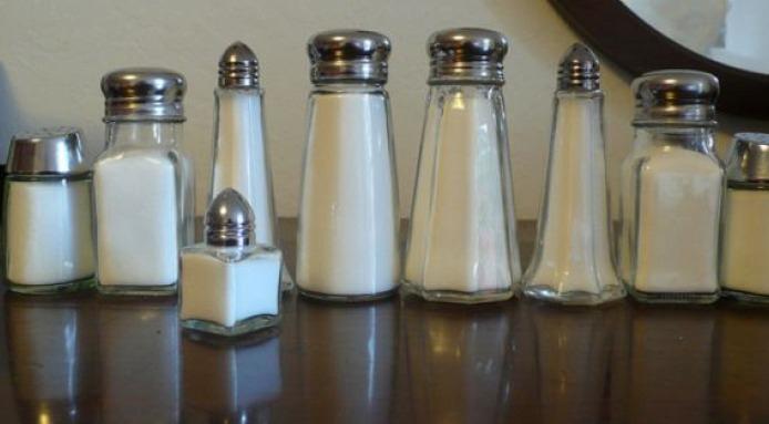 l_3378_salt.shakers-1-.jpg