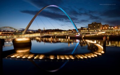 millennium-bridge-newcastle-night.jpg